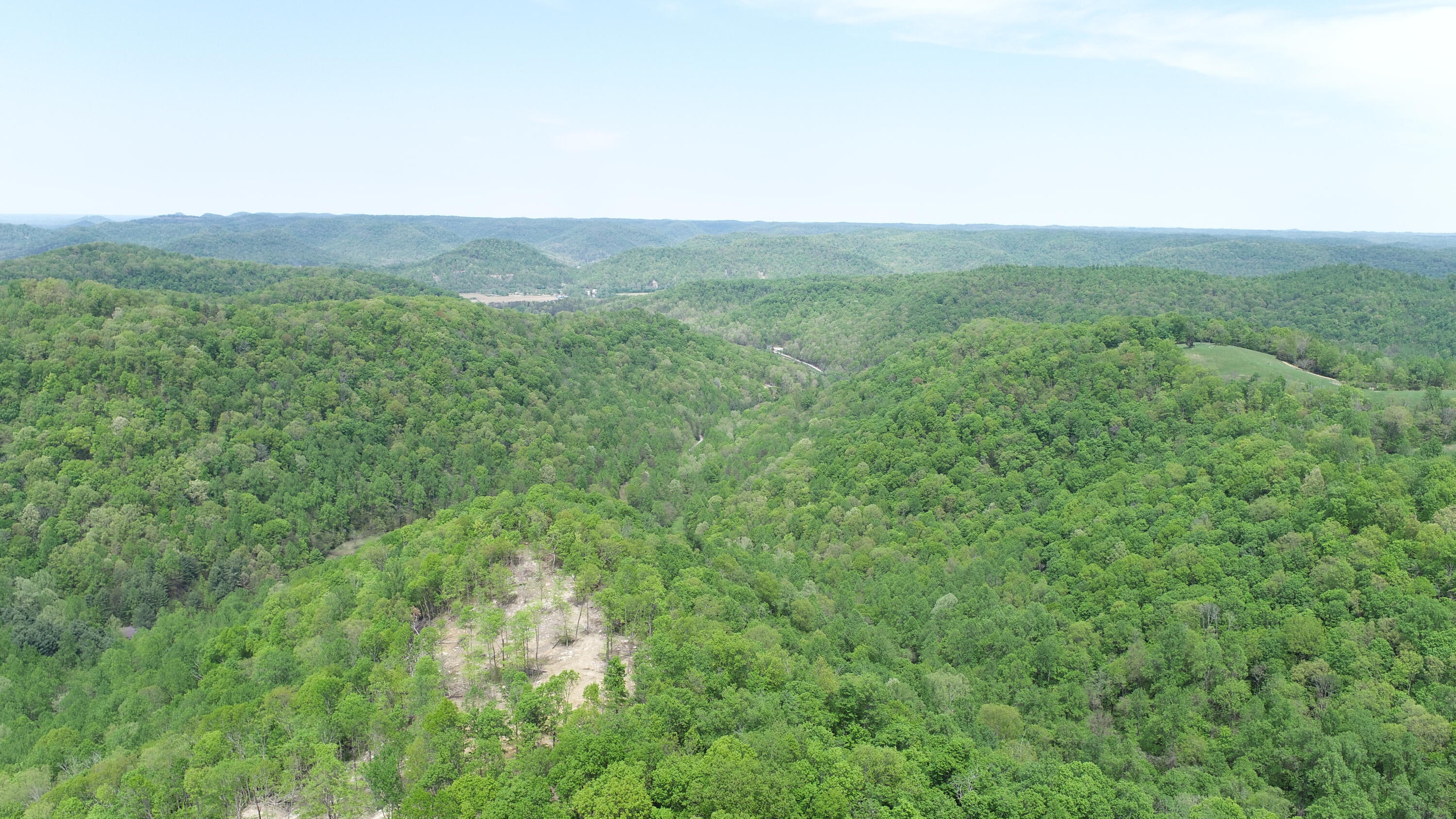 322 Harris School Road Irvine, KY 40336 - Photo 6 of 9 Perched on top!