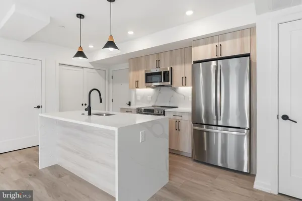 $2,050 | 209 New Street, Unit 5E, Philadelphia, PA 19106