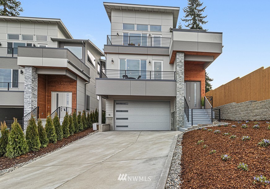 11838 79th Avenue South Seattle, WA 98178 - Photo 2 of 40