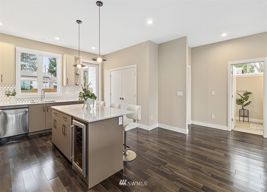 11838 79th Avenue South Seattle, WA 98178 - Photo 13 of 40