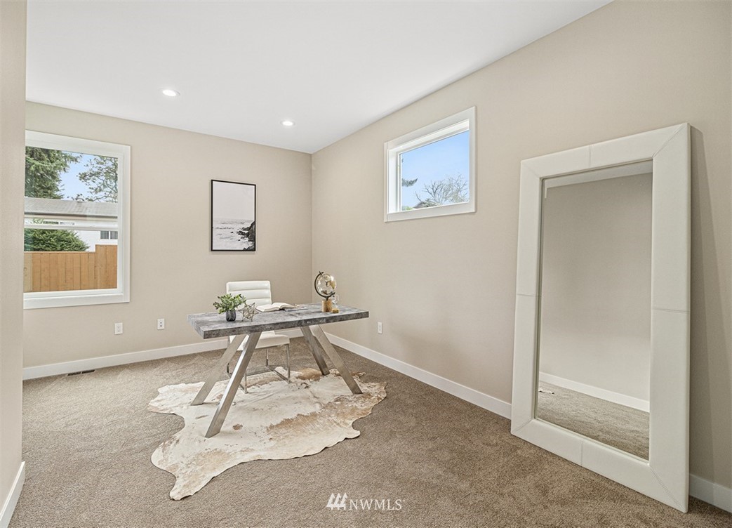 11838 79th Avenue South Seattle, WA 98178 - Photo 15 of 40