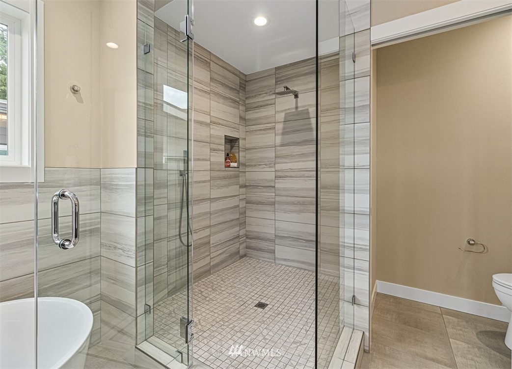 11838 79th Avenue South Seattle, WA 98178 - Photo 23 of 40