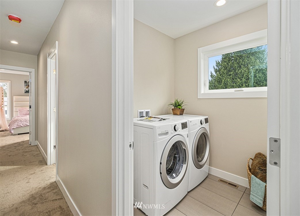 11838 79th Avenue South Seattle, WA 98178 - Photo 35 of 40