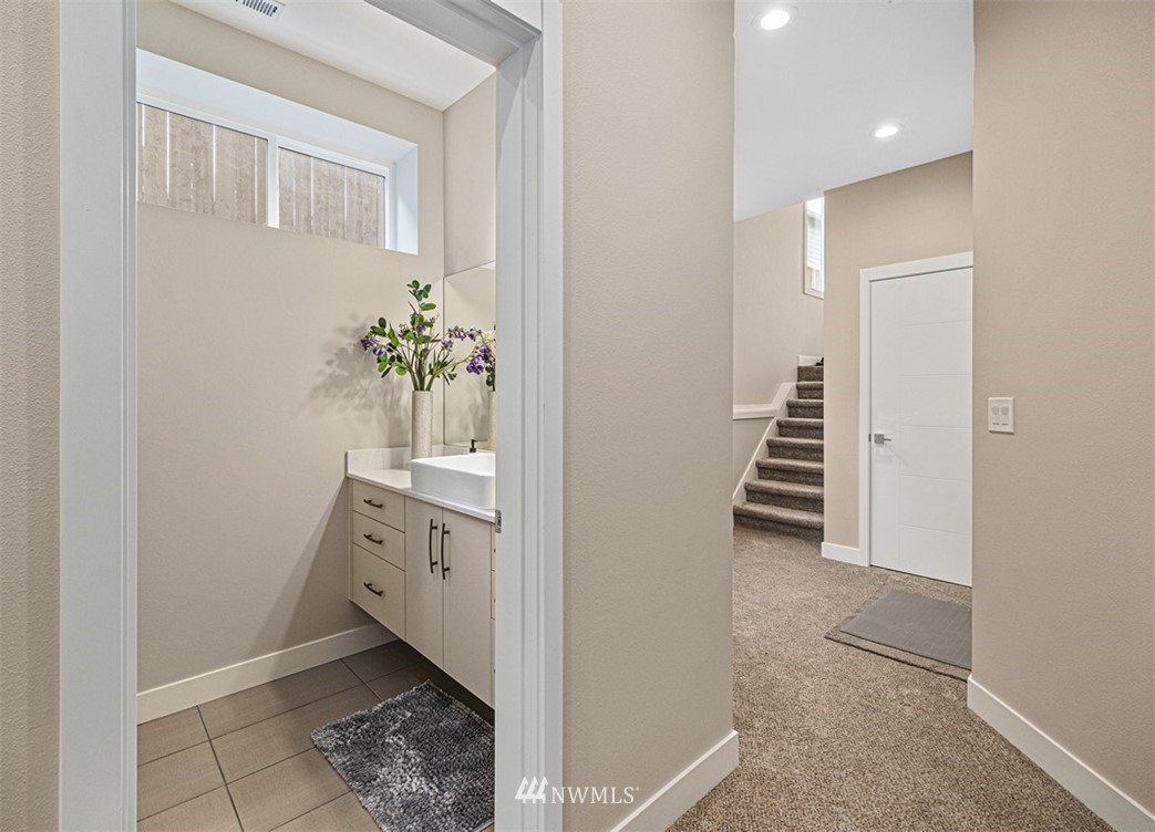 11838 79th Avenue South Seattle, WA 98178 - Photo 37 of 40