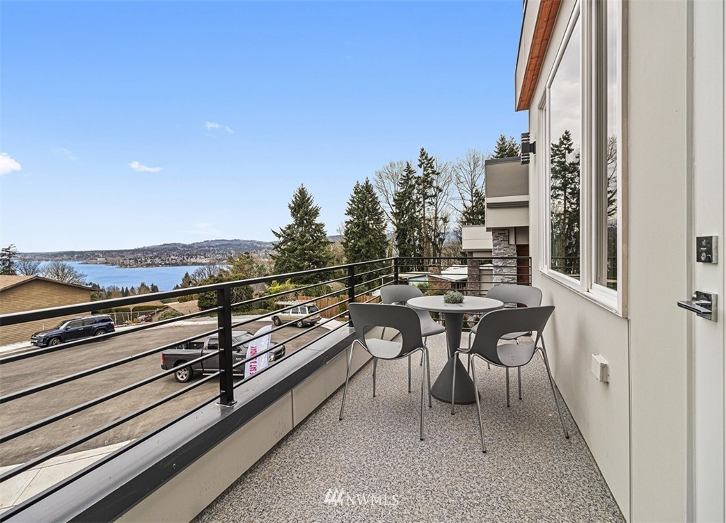 11838 79th Avenue South Seattle, WA 98178 - Photo 8 of 40