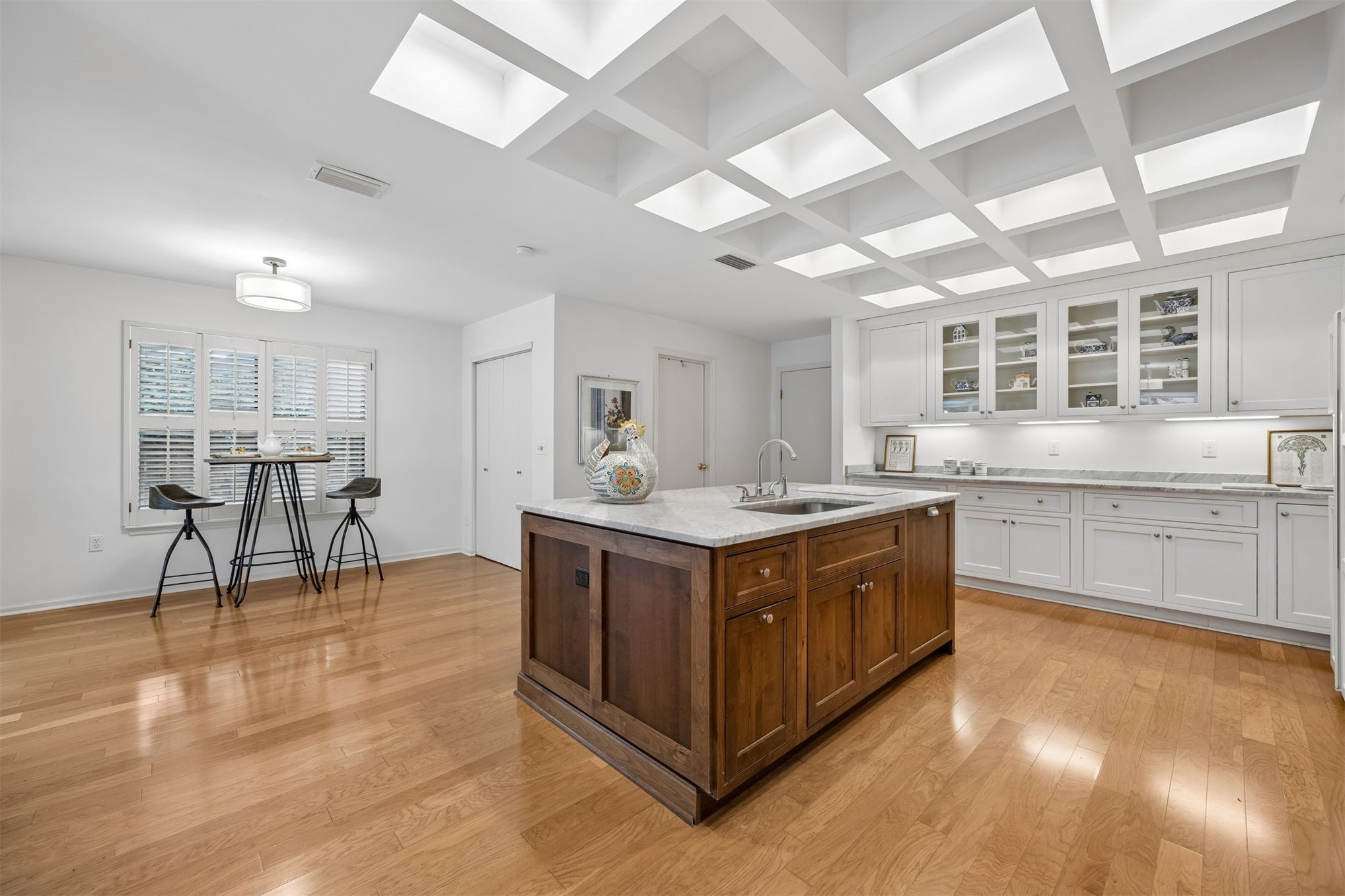 3110 Egans Bluff Road Fernandina Beach, FL 32034 - Photo 6 of 26 The large kitchen has an eat-in area near the windows.