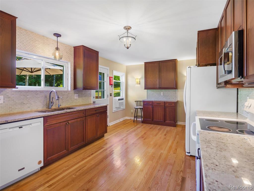 1400 West Predmore Road Oakland, MI 48363 - Photo 8 of 48 Gallery Image 8