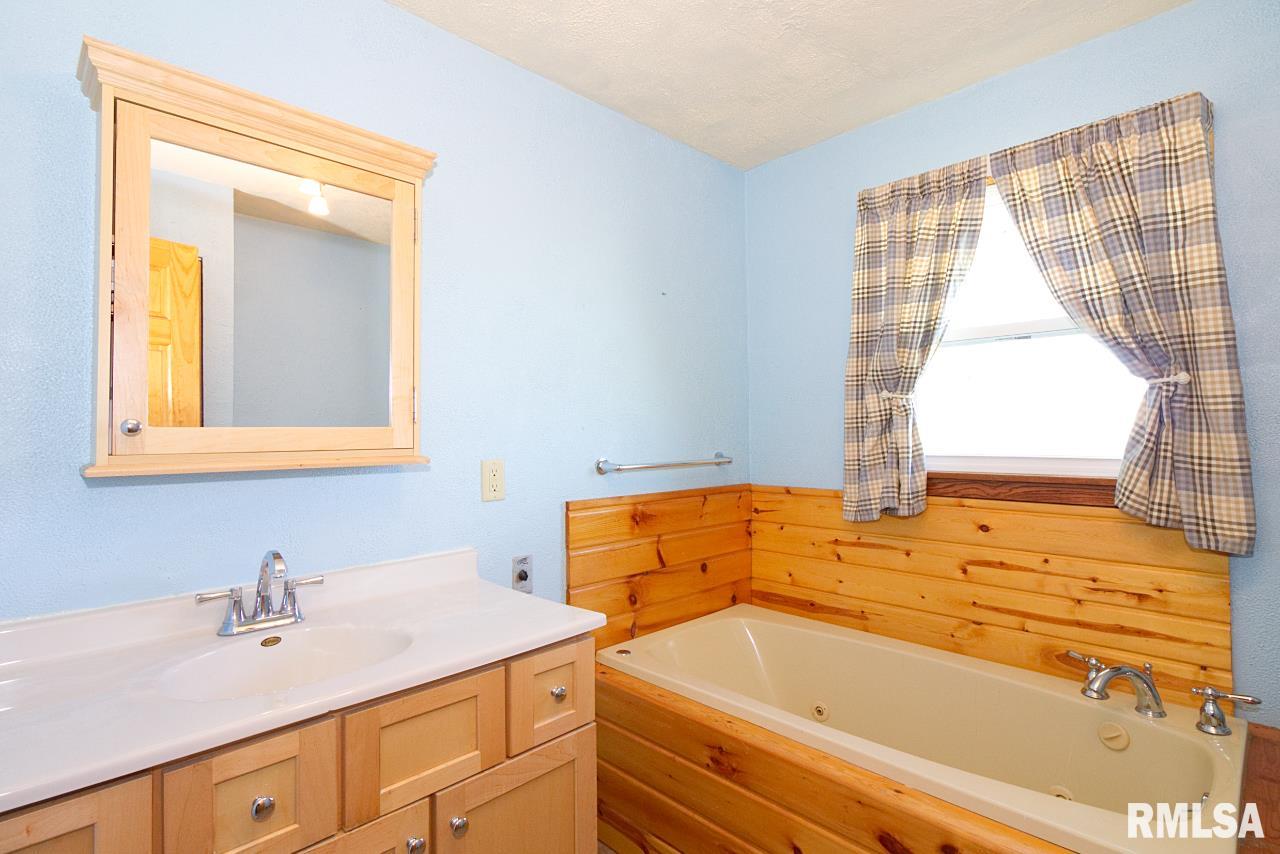 20627 Washington Road Morton, IL 61550 - Photo 17 of 32 Gallery Image 17