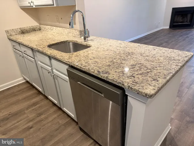 $2,000 | 13513 Orchard Drive, Unit 3513, Clifton, VA 20124