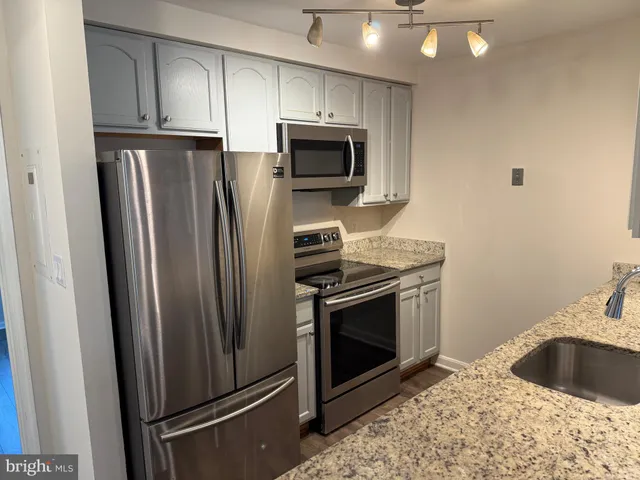 $2,000 | 13513 Orchard Drive, Unit 3513, Clifton, VA 20124