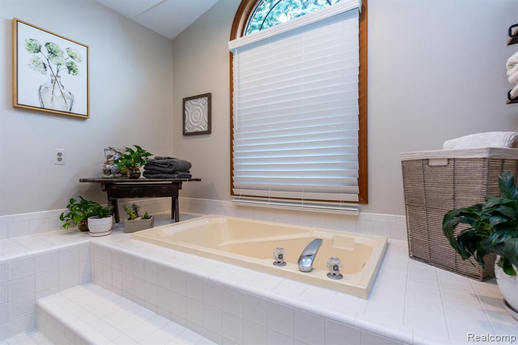 45340 Lothrop Road Canton, MI 48188 - Photo 29 of 80