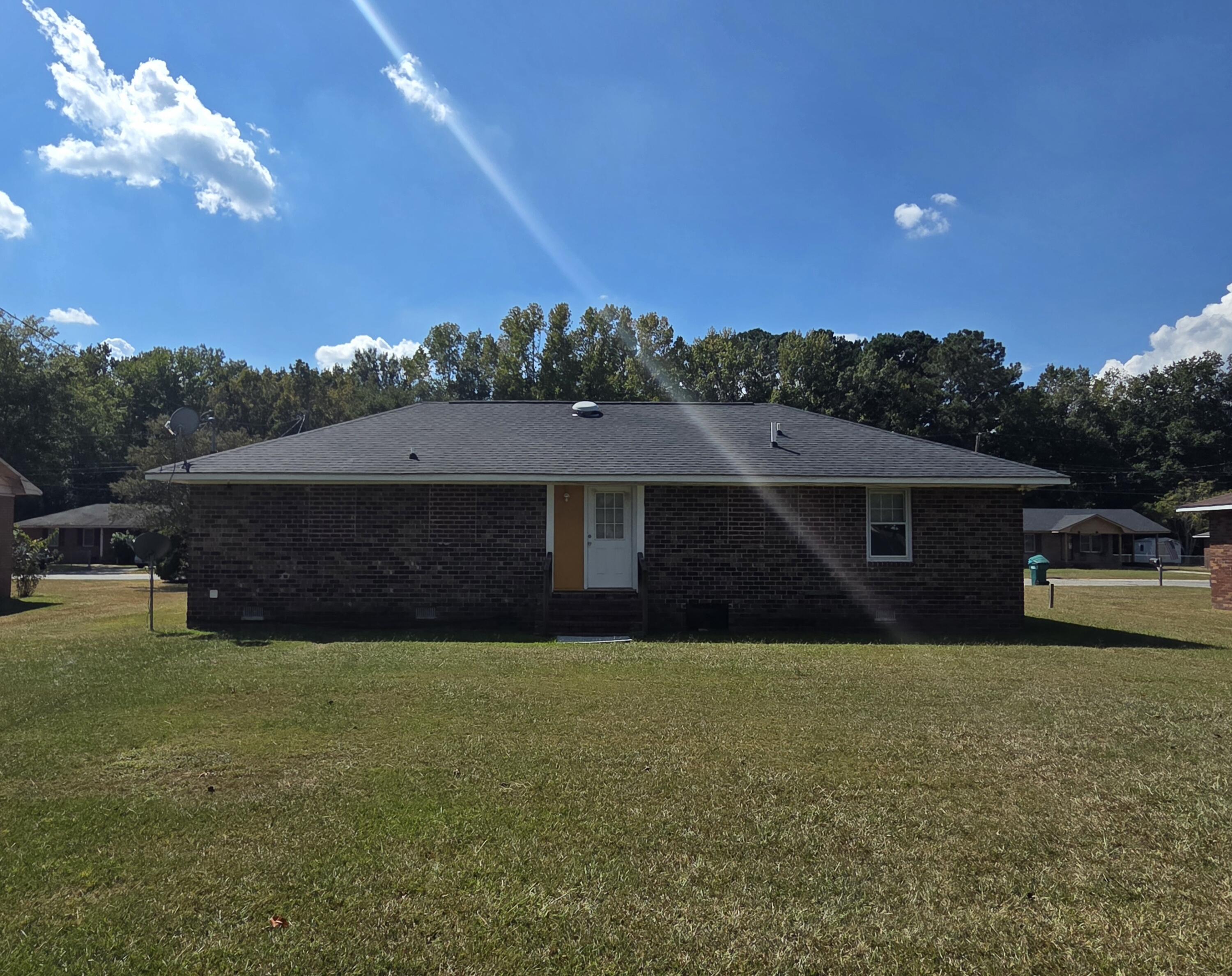 22 West End Street Manning, SC 29102 - Photo 2 of 18