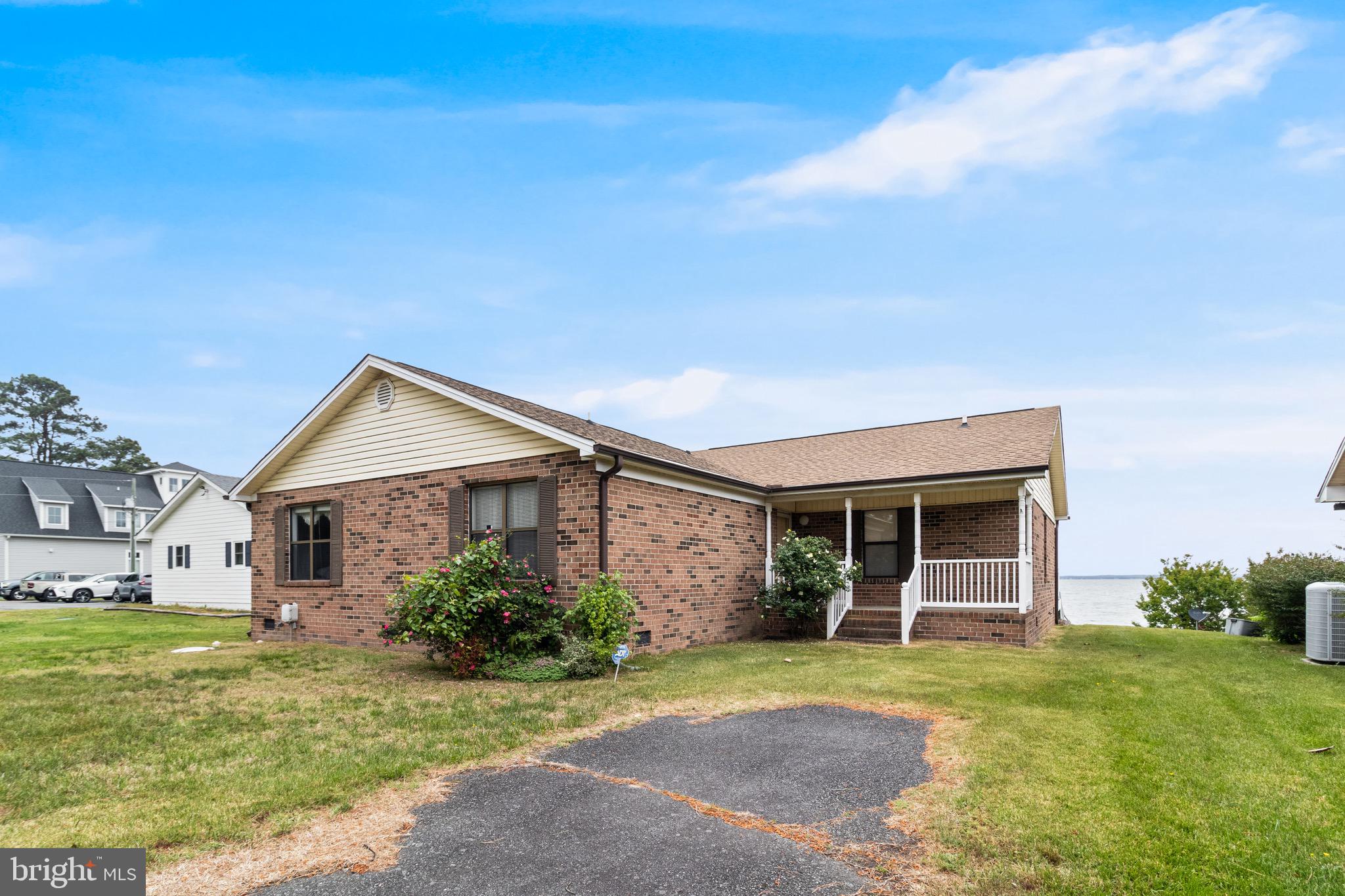 899 North Glebe Road Montross, VA 22520 - Photo 2 of 57 a front view of a house with garden