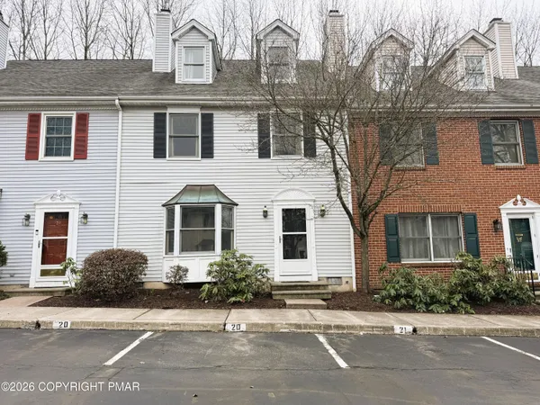 $2,500 | 124 Eaglesmere Circle, Unit 20, East Stroudsburg, PA 18301