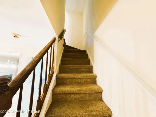 $2,500 | 124 Eaglesmere Circle, Unit 20, East Stroudsburg, PA 18301
