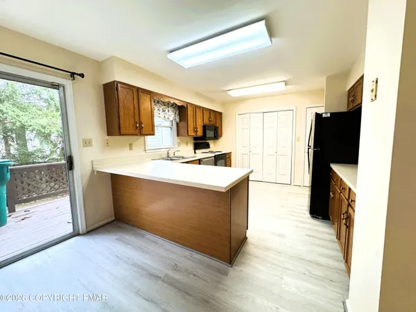 $2,500 | 124 Eaglesmere Circle, Unit 20, East Stroudsburg, PA 18301