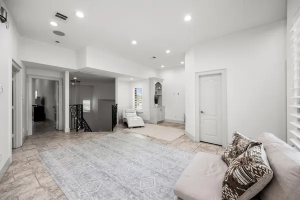 $4,900 | 1210 Parkerhaven Court, Houston, TX 77008