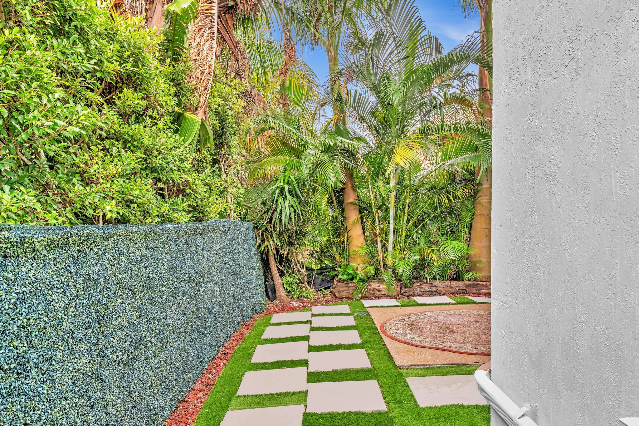 21833 Marigot Drive Boca Raton, FL 33428 - Photo 16 of 72 SIDE YARD