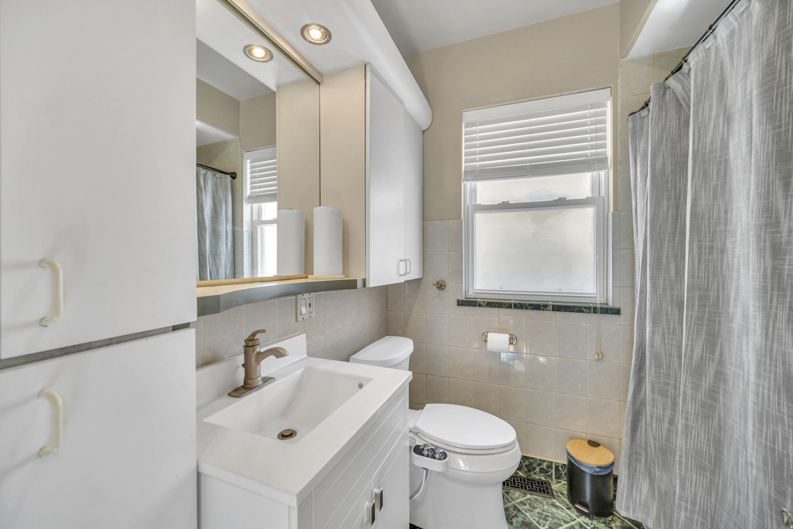 3331 North Rutherford Avenue Chicago, IL 60634 - Photo 16 of 42 Gallery Image 16