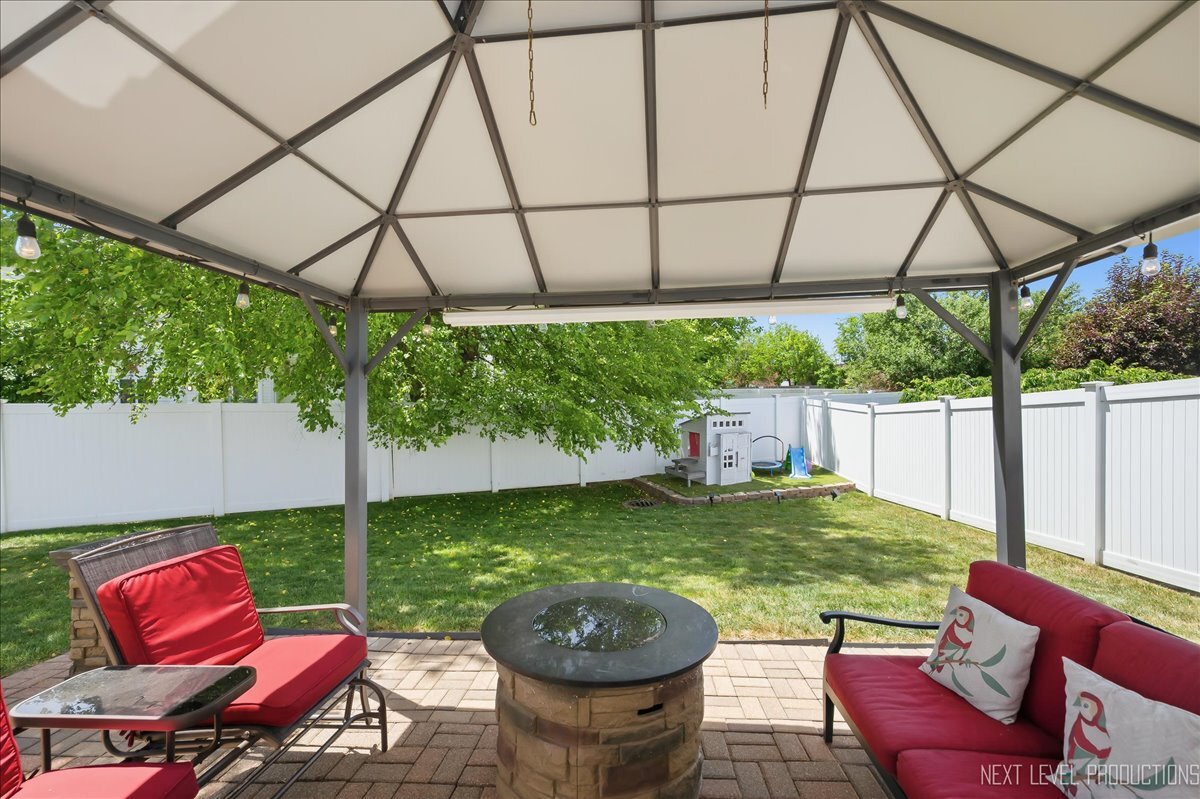 2810 Ledgestone Court Naperville, IL 60564 - Photo 31 of 36