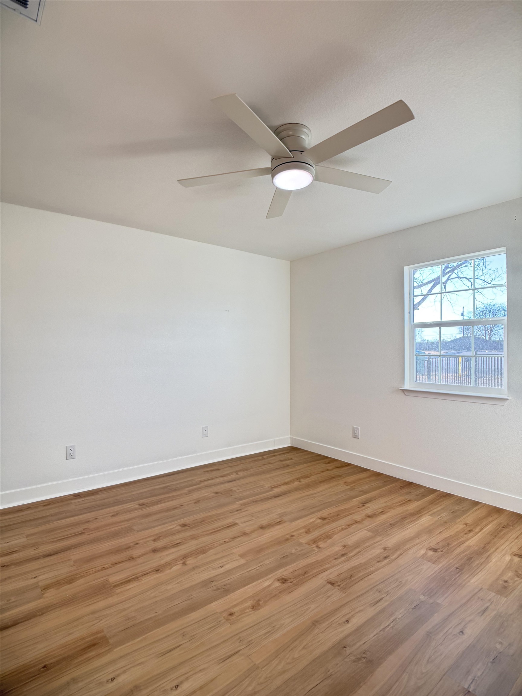 409 Ave R Marble Falls, TX 78654 - Photo 8 of 18