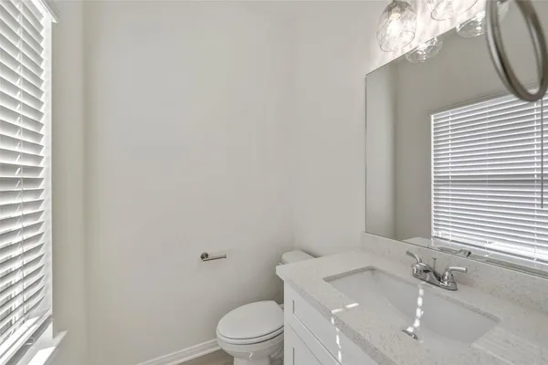 $1,725 | 716 West Dallas Street, Conroe, TX 77301