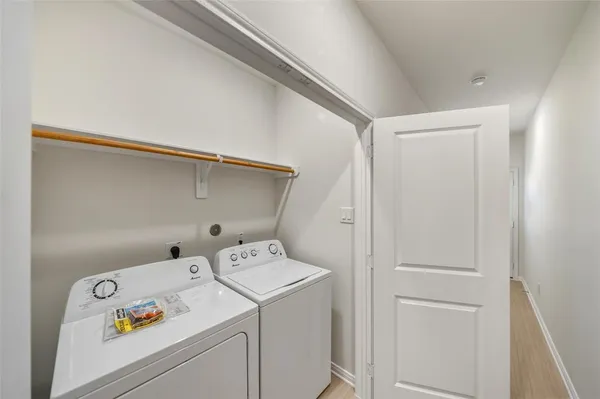 $1,725 | 716 West Dallas Street, Conroe, TX 77301