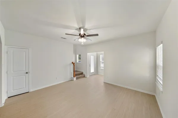 $1,725 | 716 West Dallas Street, Conroe, TX 77301