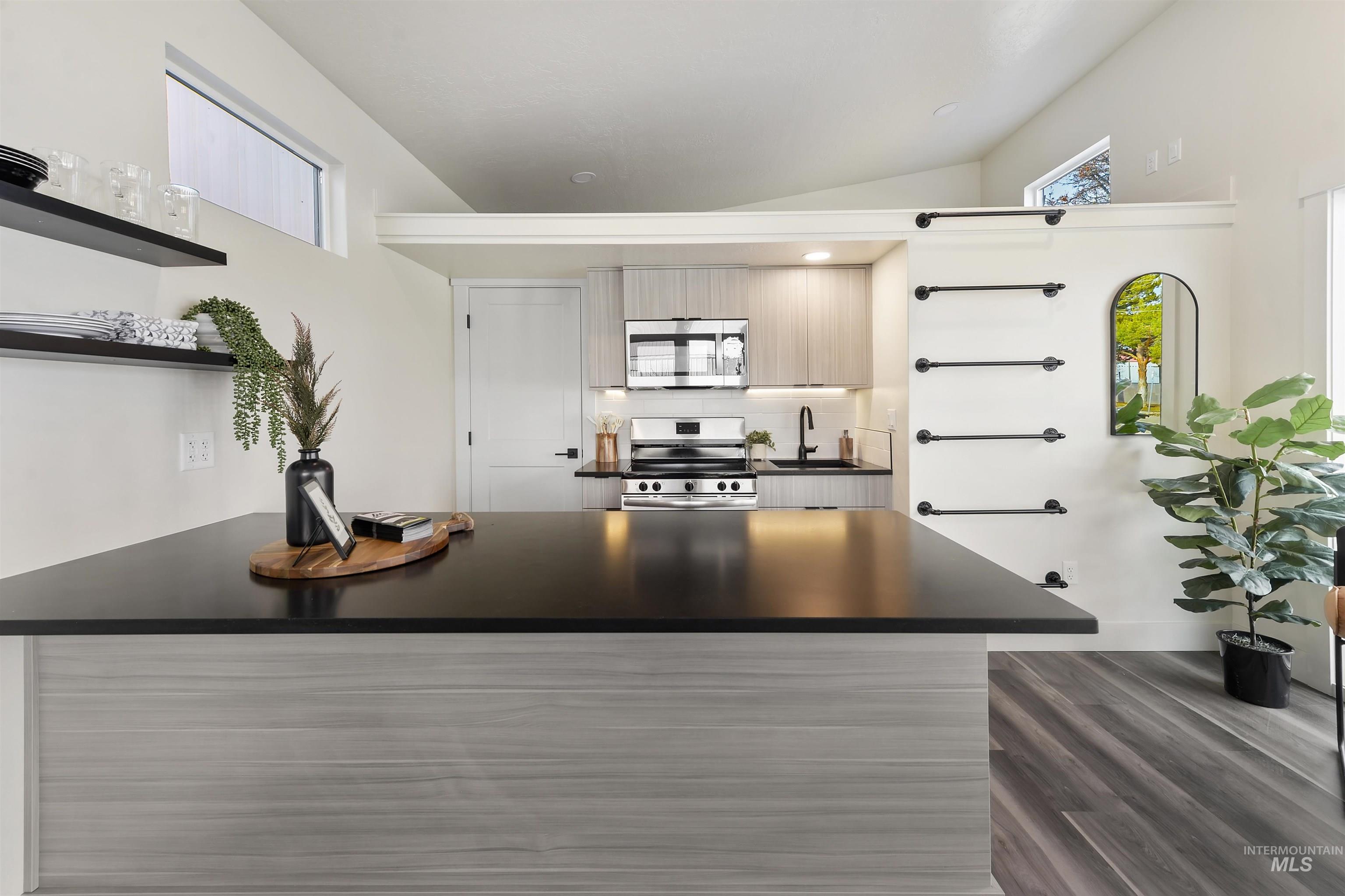 114 Raven Loop Cascade, ID 83611 - Photo 8 of 15