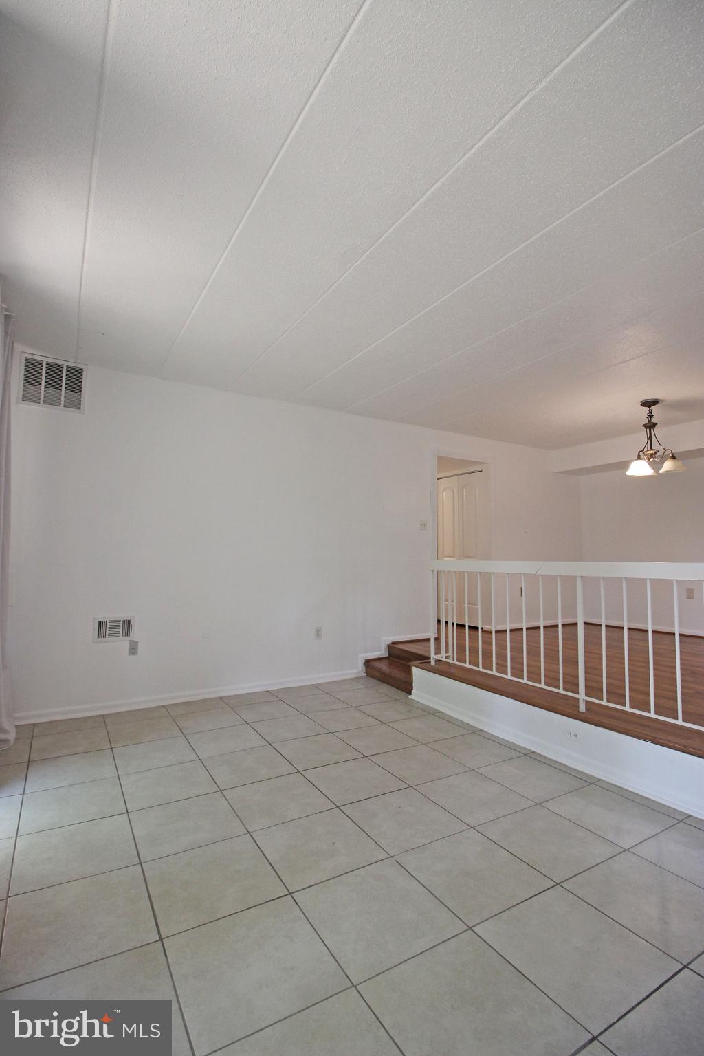 11607 Windbluff Court Reston, VA 20191 - Photo 6 of 30