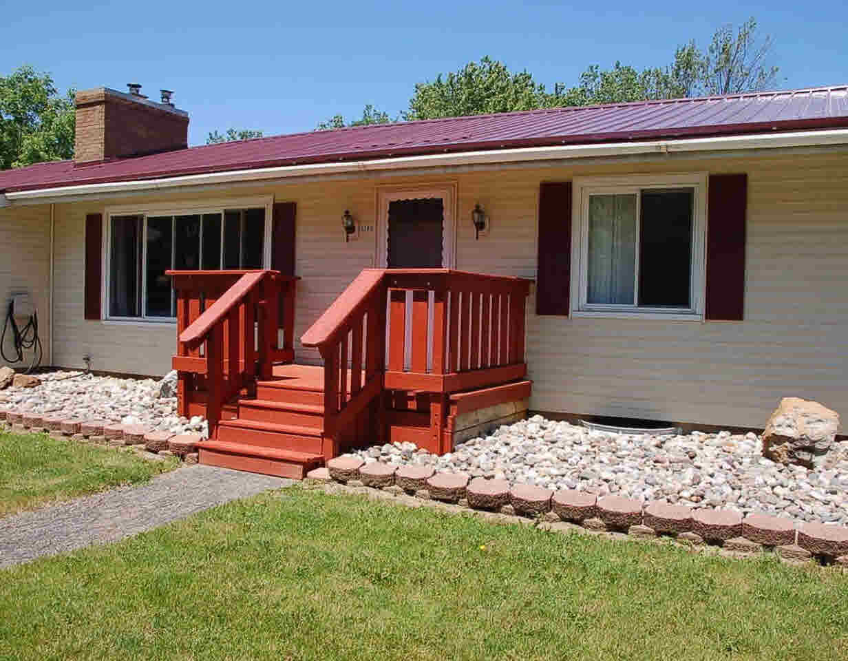 3283 Shannon Road Burton, MI 48529 - Photo 4 of 31 21303366-3.JPG