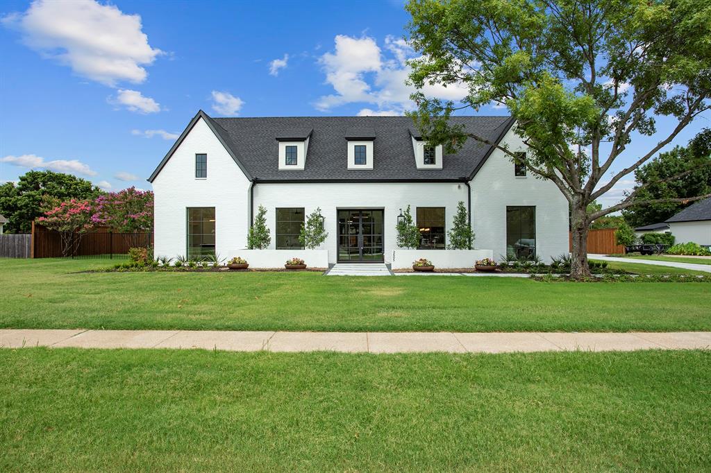 2605 North Carroll Ave  