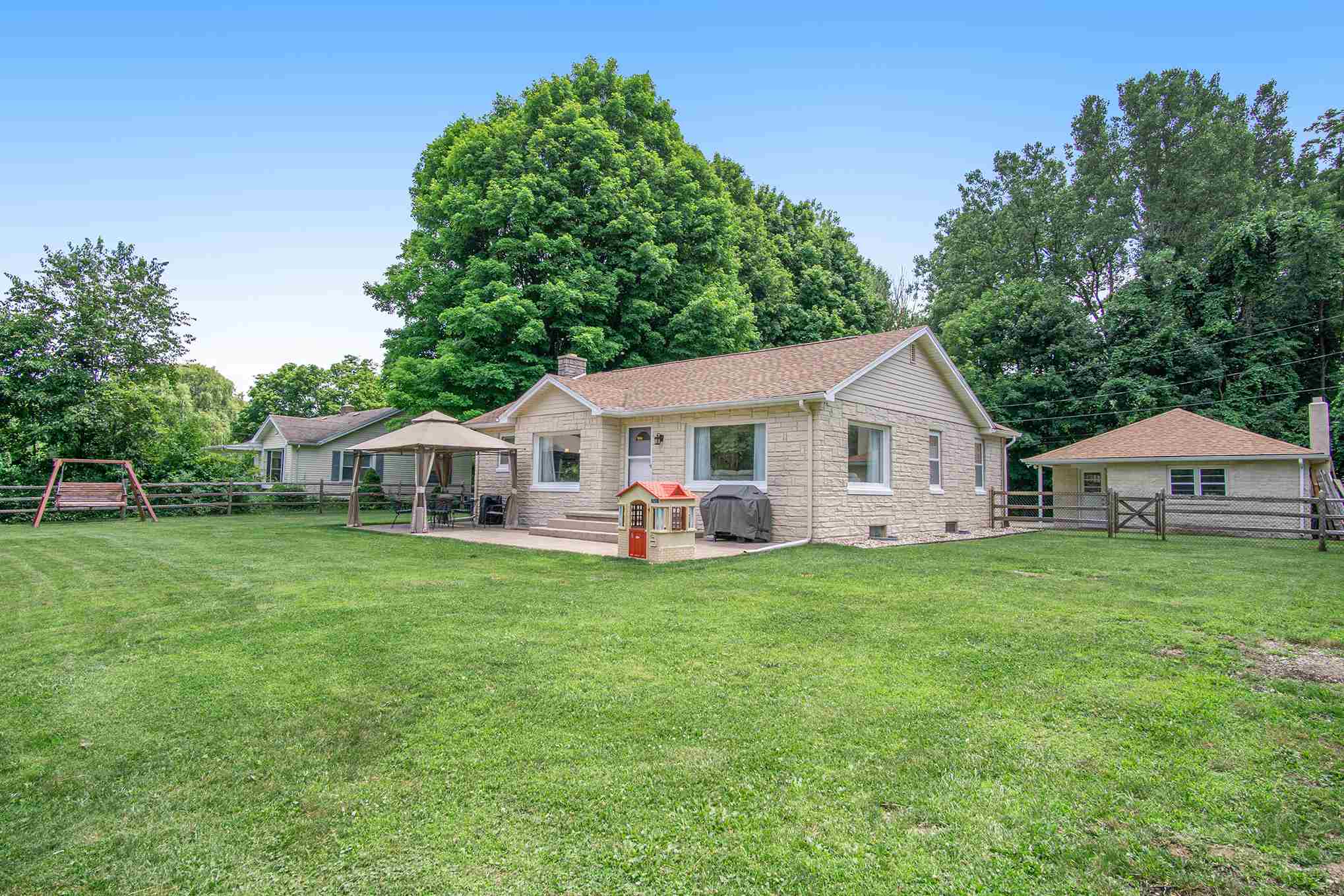 3441 Locust Road South Bend, IN 46614 - Photo 4 of 30 Gallery Image 4