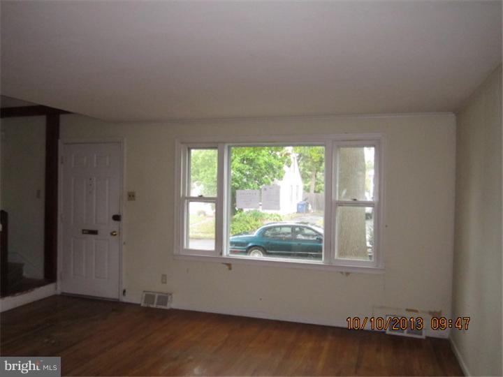 2314 Patton Road Abington, PA 19001 - Photo 3 of 12 Living Room