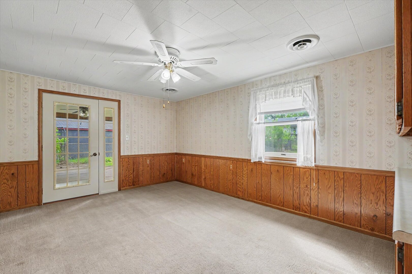 517 Illinois Drive Rantoul, IL 61866 - Photo 16 of 37 an empty room with windows
