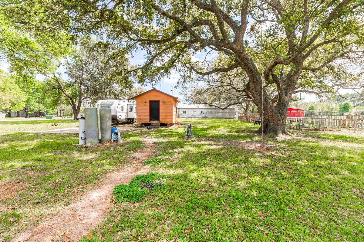15838 Phend Road Hamshire, TX 77622 - Photo 34 of 38