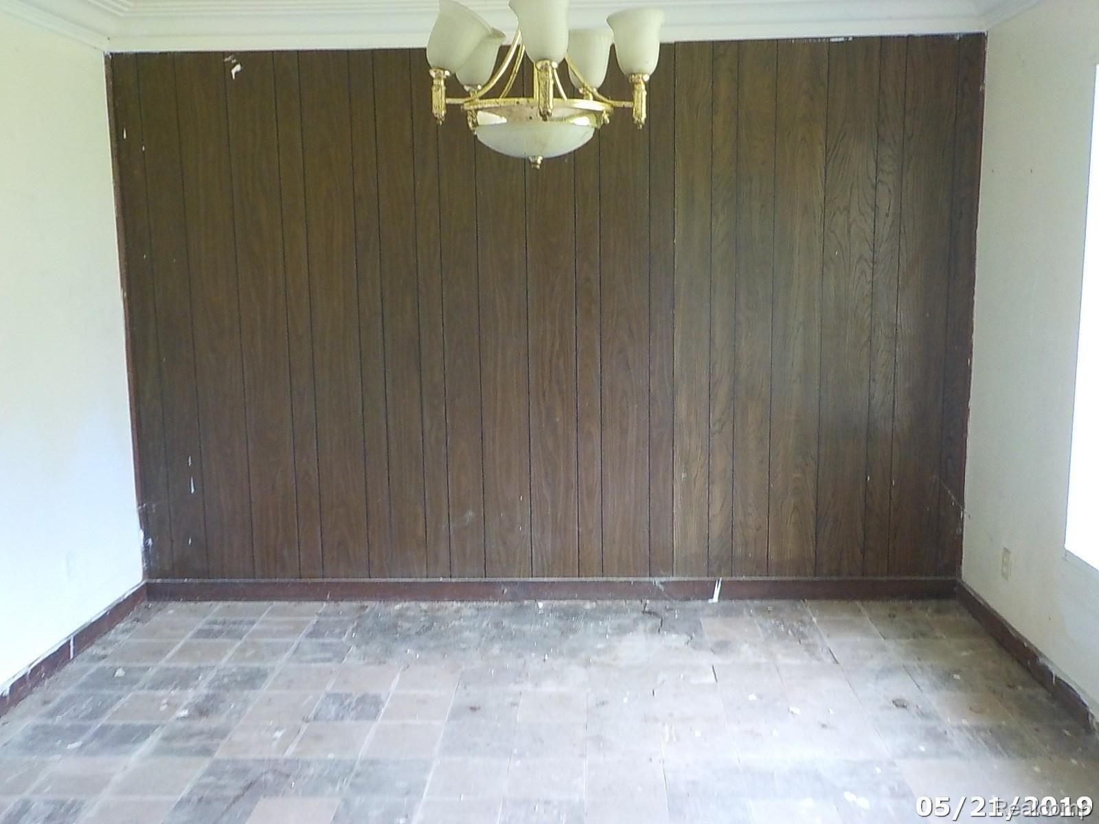 2126 East Coldwater Road Flint, MI 48505 - Photo 11 of 21 DSCN6951.jpg