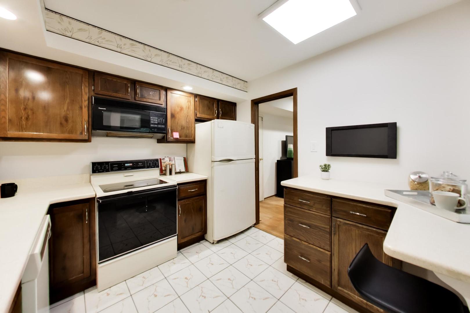 1609 Winnetka Road Glenview, IL 60025 - Photo 8 of 43