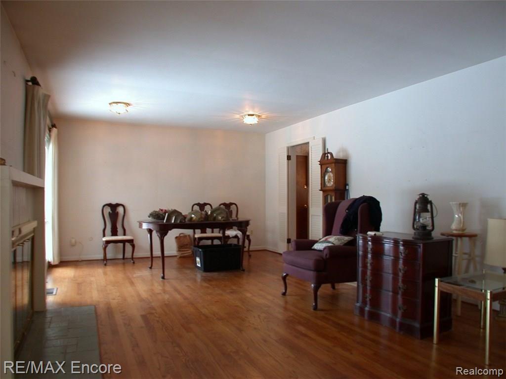 32121 Red Clover Road Farmington Hills, MI 48334 - Photo 21 of 45