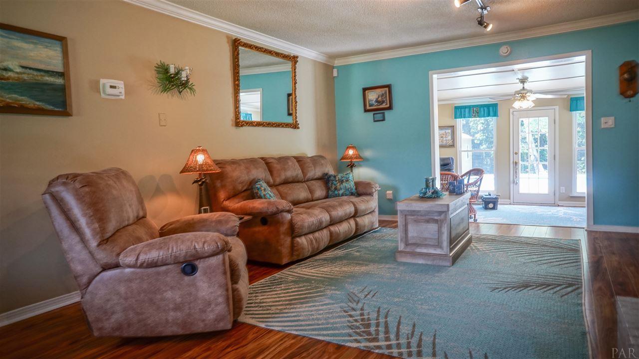 2958 Ranchette Square Gulf Breeze, FL 32563 - Photo 9 of 24 Gallery Image 9