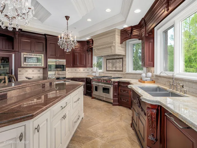 $4,500,000 | 6655 Lee Court, Burr Ridge, IL 60527