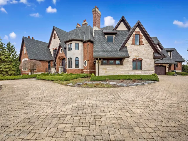 $4,500,000 | 6655 Lee Court, Burr Ridge, IL 60527