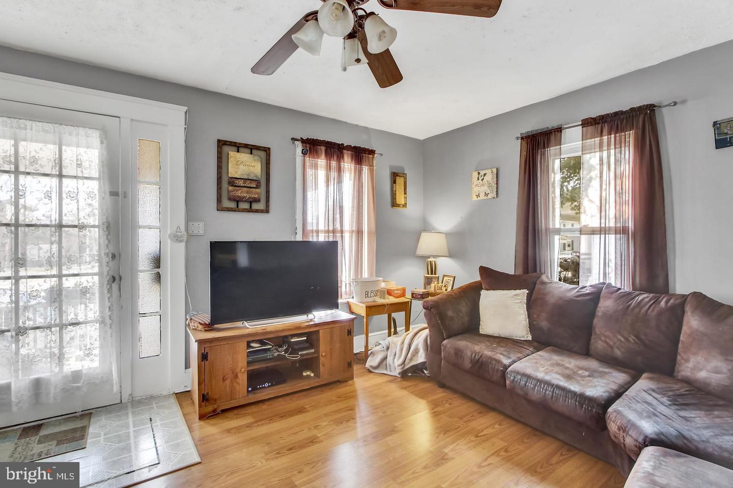 32 Penn Street Hanover, PA 17331 - Photo 3 of 29 Gallery Image 3