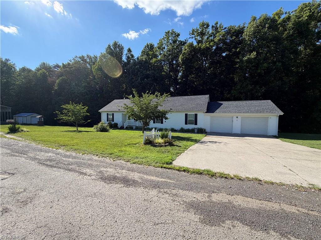 3826 Running Deer Road Jonesville, NC 28642 - Photo 1 of 24