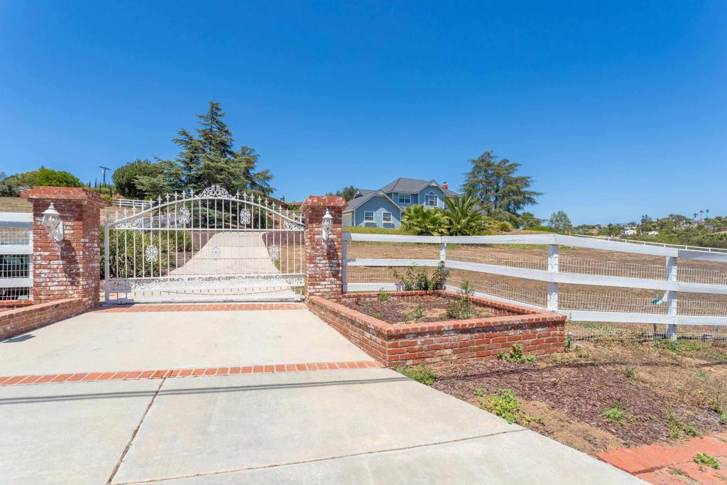 1826 Vía Monserate Fallbrook, CA 92028 - Photo 21 of 31
