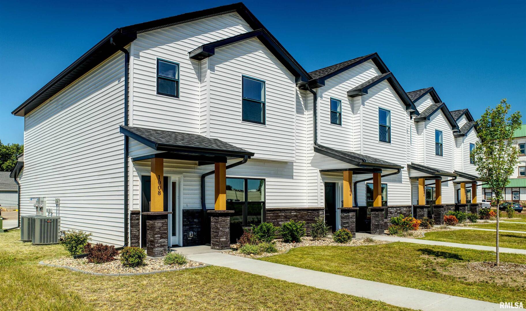 1004 South 4th Street Clinton, IA 52732 - Photo 3 of 33