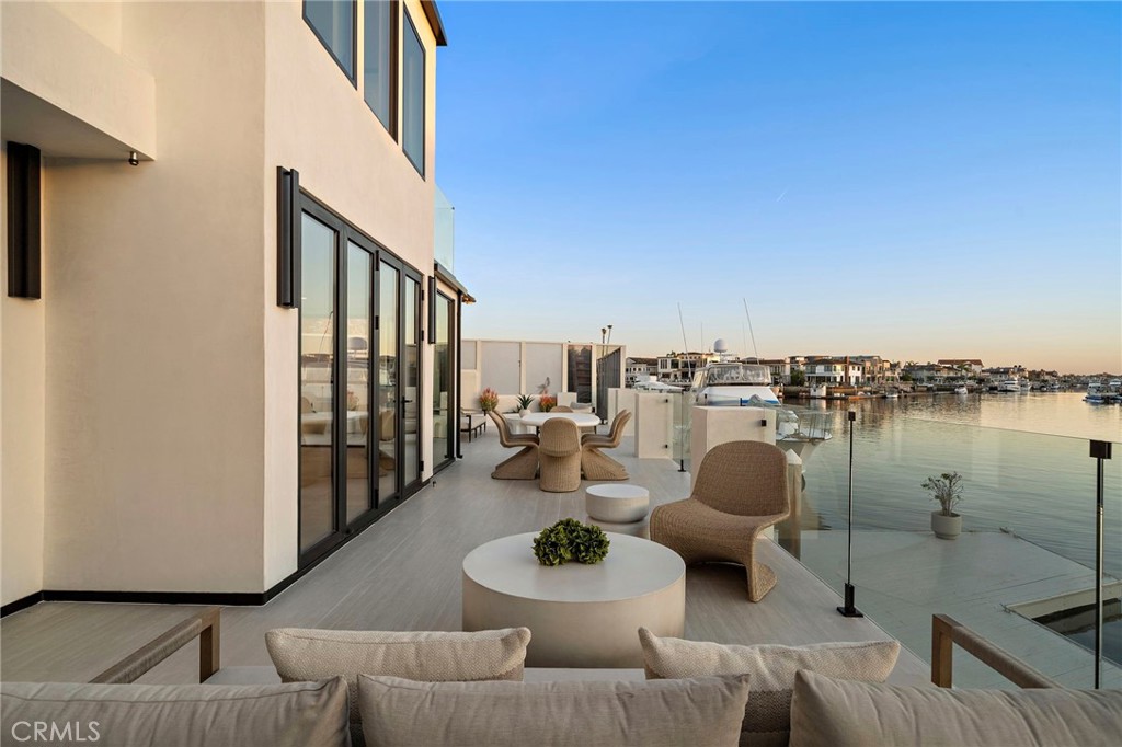 16471 Barnstable Circle Huntington Beach, CA 92649 - Photo 22 of 57 a living room with furniture and a table