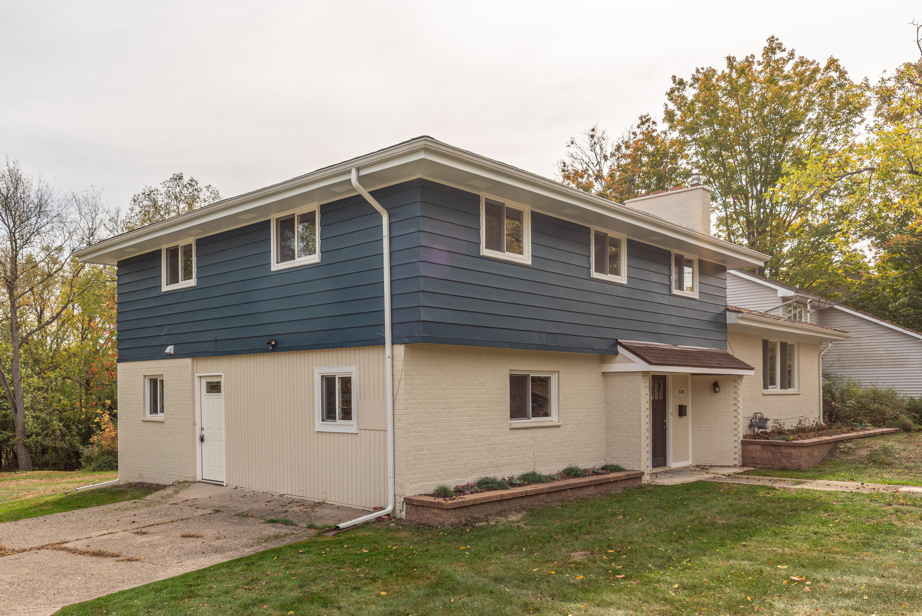 1520 Traver Road Ann Arbor, MI 48105 - Photo 2 of 60 002_2