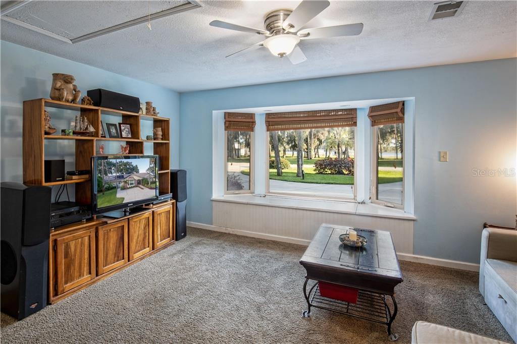 16915 Deer Island Road Tavares, FL 32778 - Photo 36 of 67 Gallery Image 36