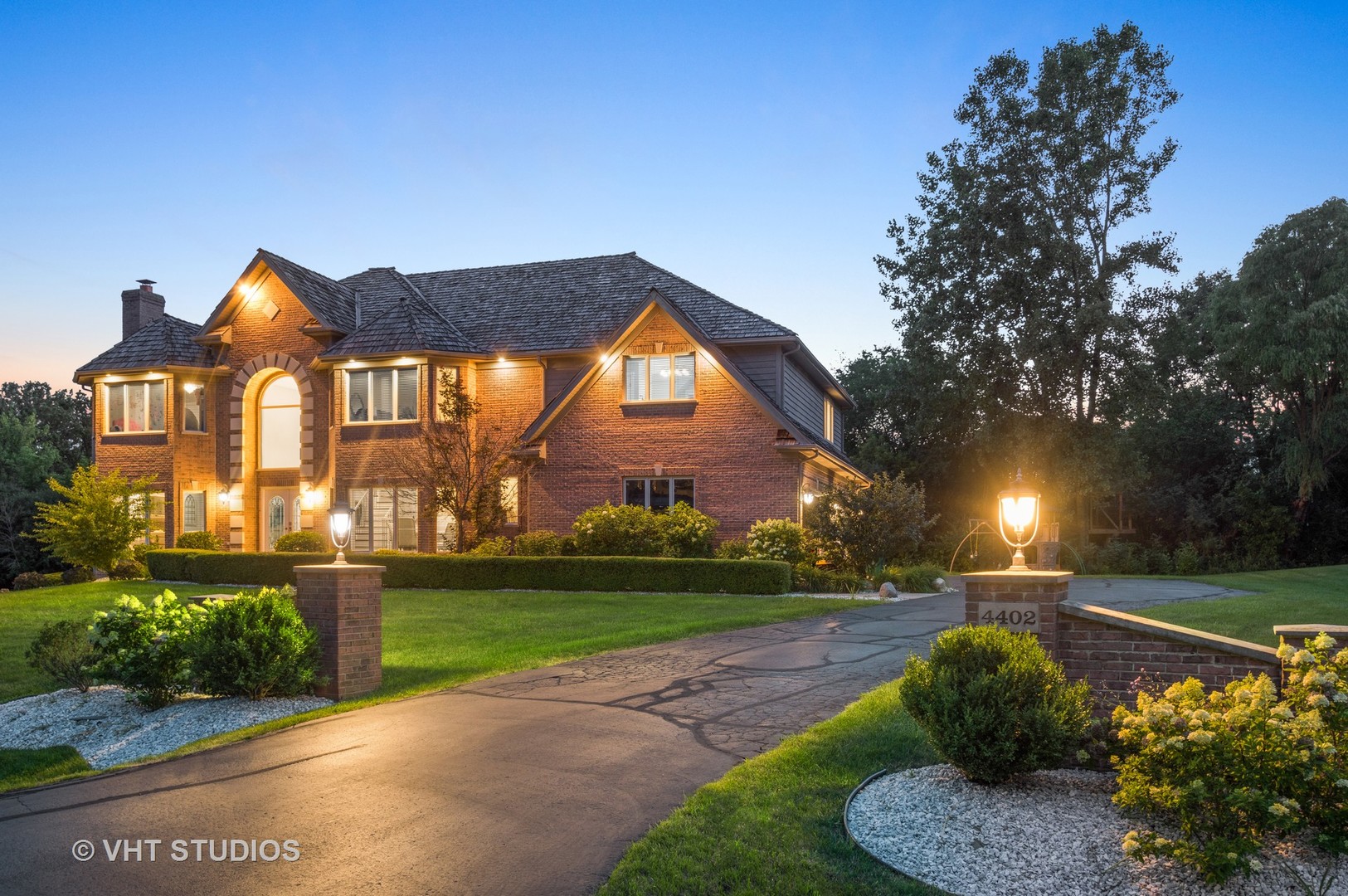 4402 Heritage Lane, Long Grove, IL 60047 Compass